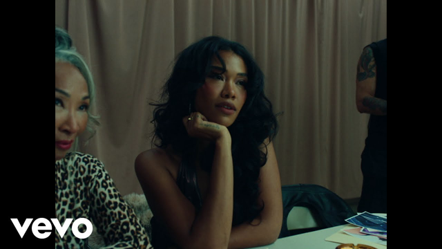 Amber Mark - Let Me Love You (Official Music Video)